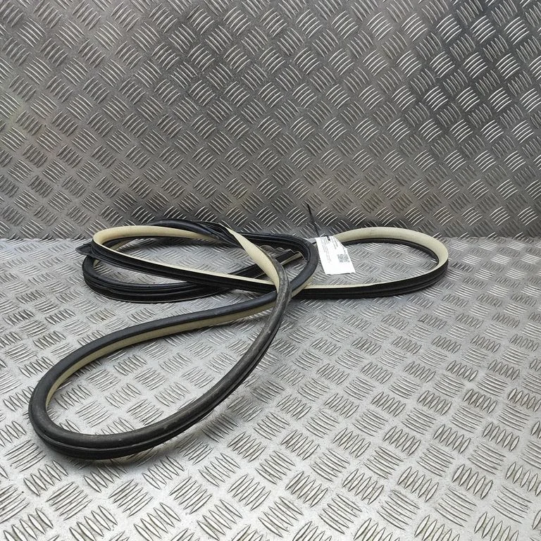 Rubber seal front door (on door) 7214008002