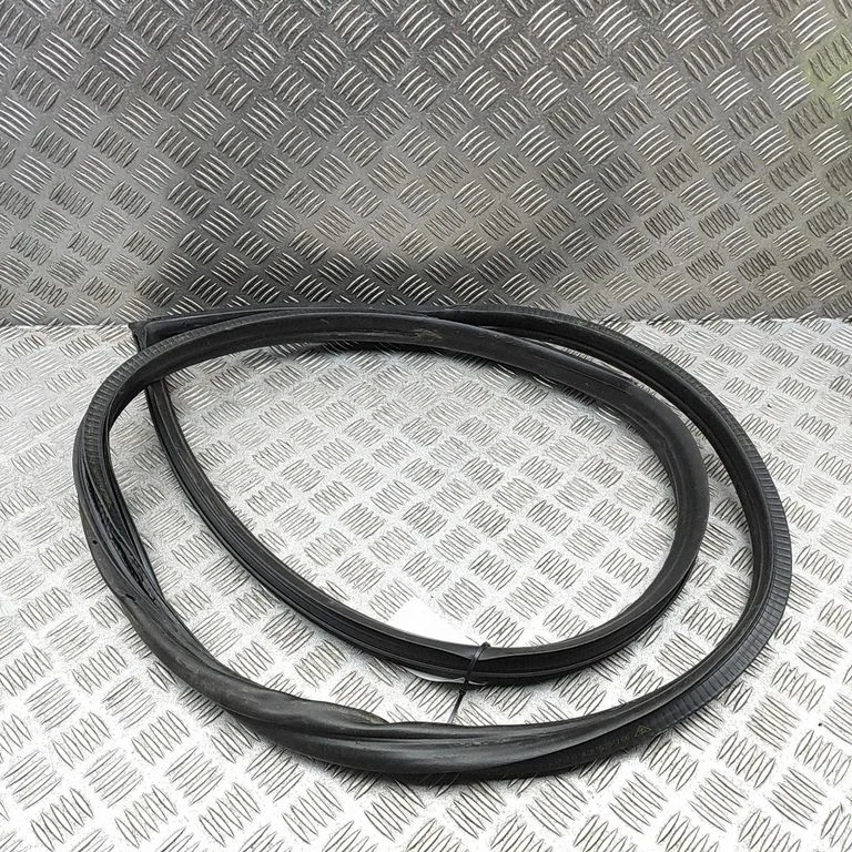 Rubber seal front door (on door) – Porsche 911 991 (2011-2019)