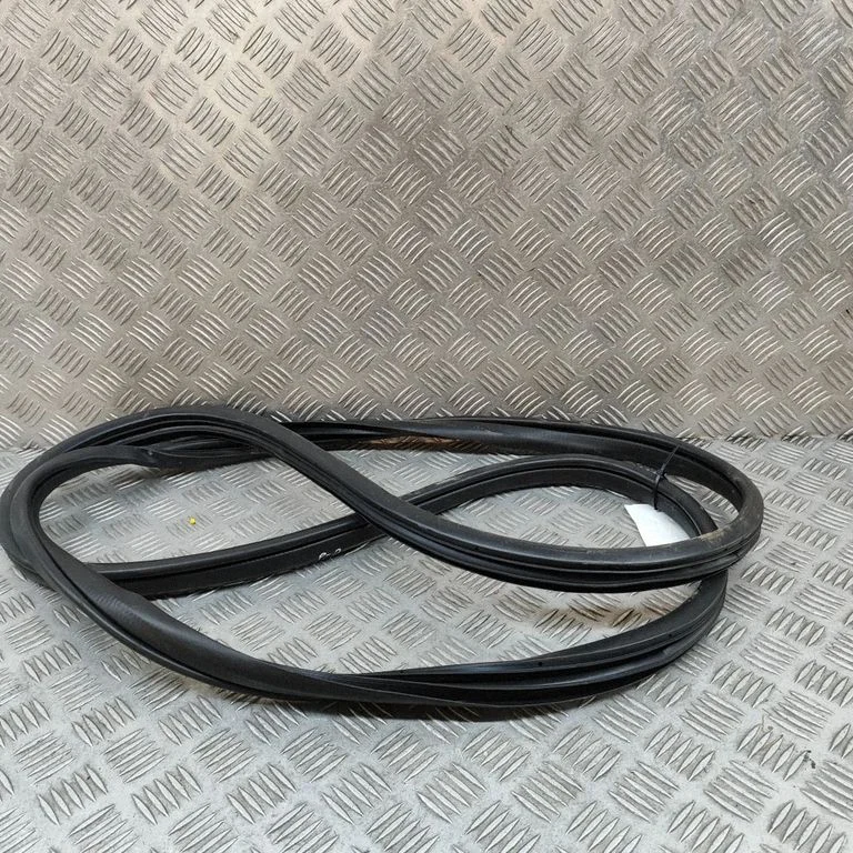 Esiukse tihend (ukse pool) KB7W58760A – Mazda CX-5 II (2017-2025)