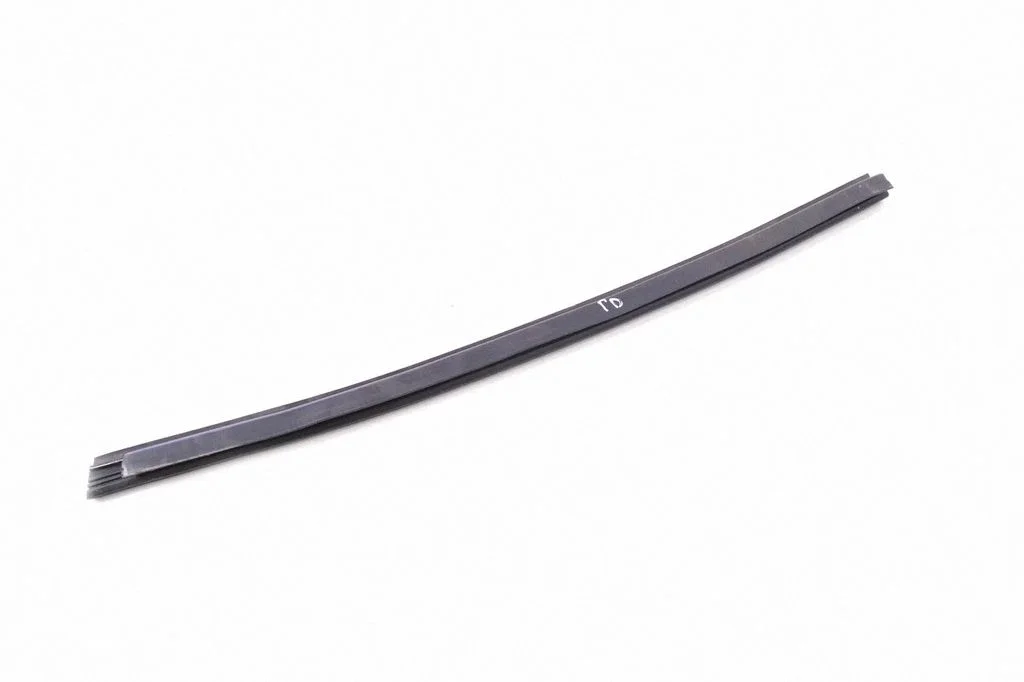 Priekšējā blīvgumija (uz durvīm) 103840500A