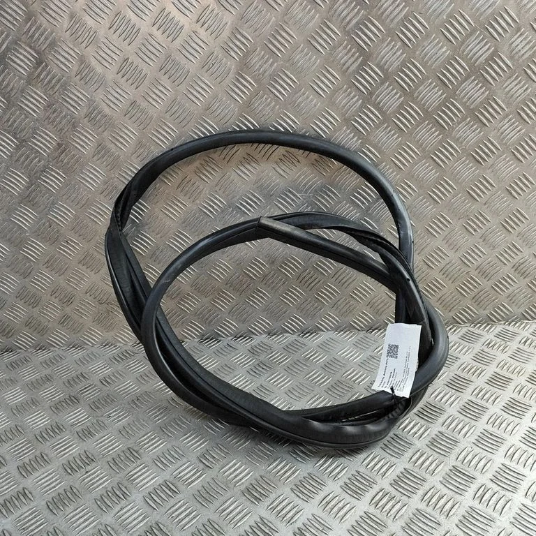 Esiukse tihend (ukse pool) – Nissan Qashqai J12 (2021-)