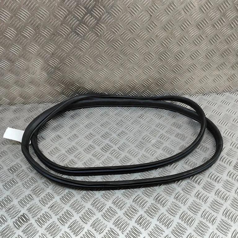Rubber seal front door (on door) KB7W58760A
