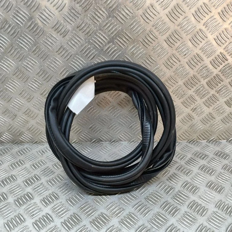 Priekšējā blīvgumija (uz durvīm) 31662569