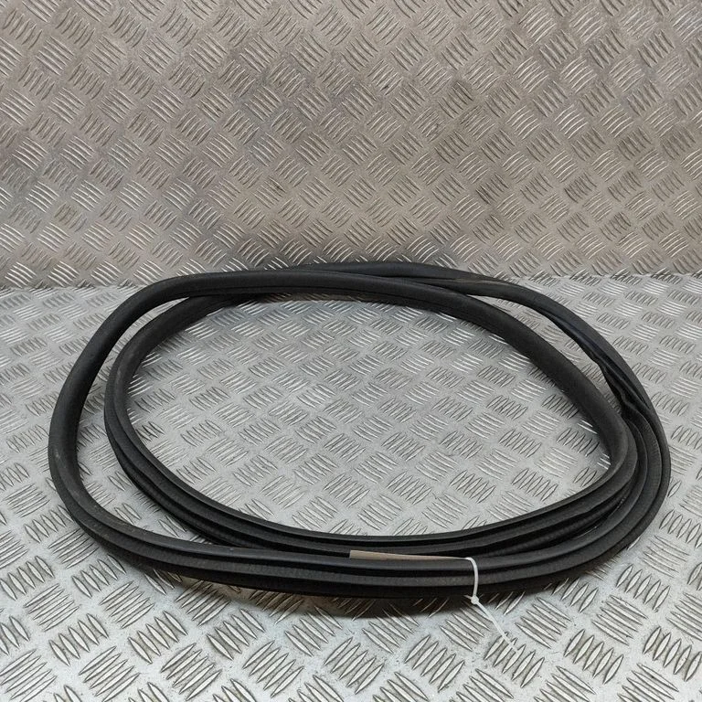 Priekšējā blīvgumija (uz durvīm) 9451505