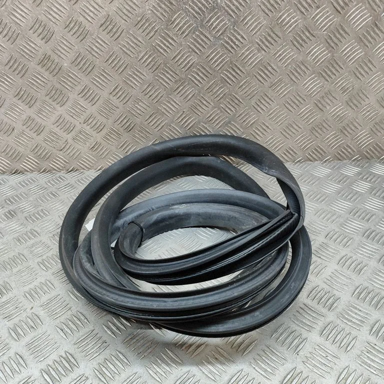 Rubber seal front door (on door) 149767300B