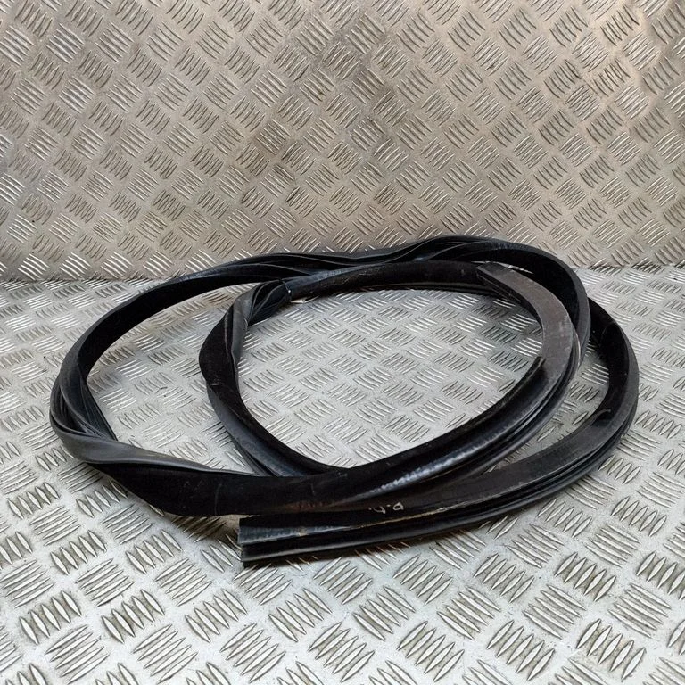Priekšējā blīvgumija (uz durvīm) DK6220708AD