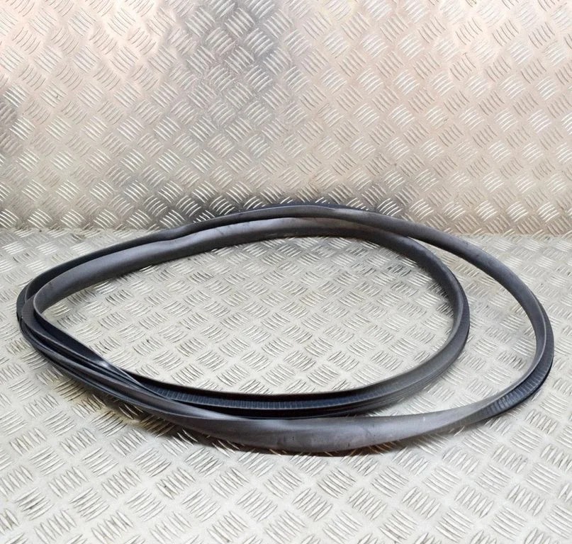 Rubber seal front door (on door) 149767400B