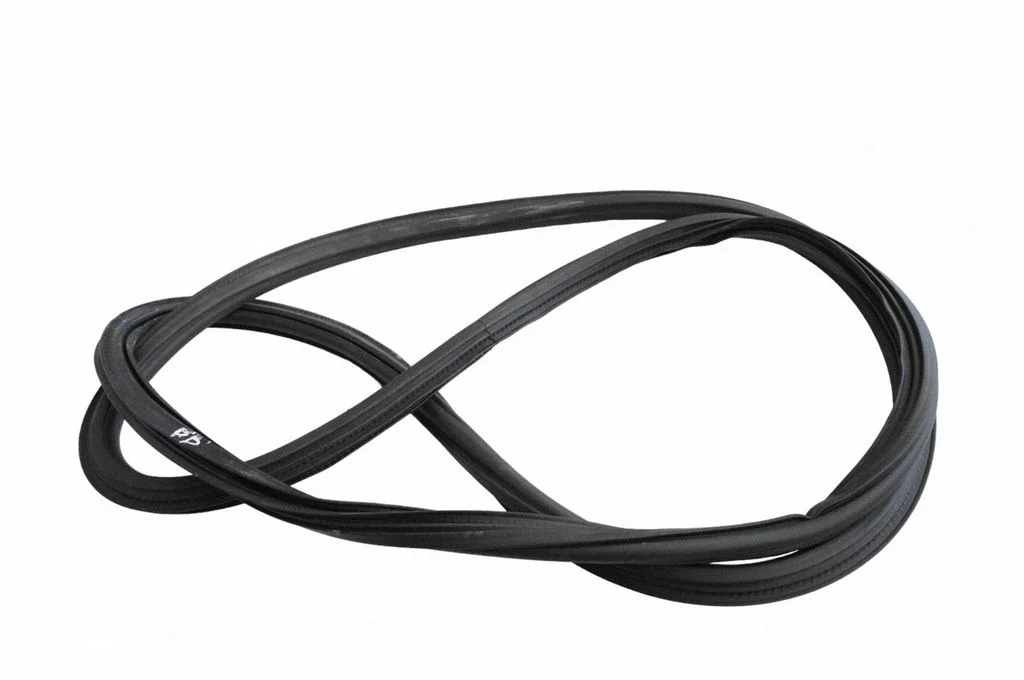 Priekšējā blīvgumija (uz durvīm) 80A831721B