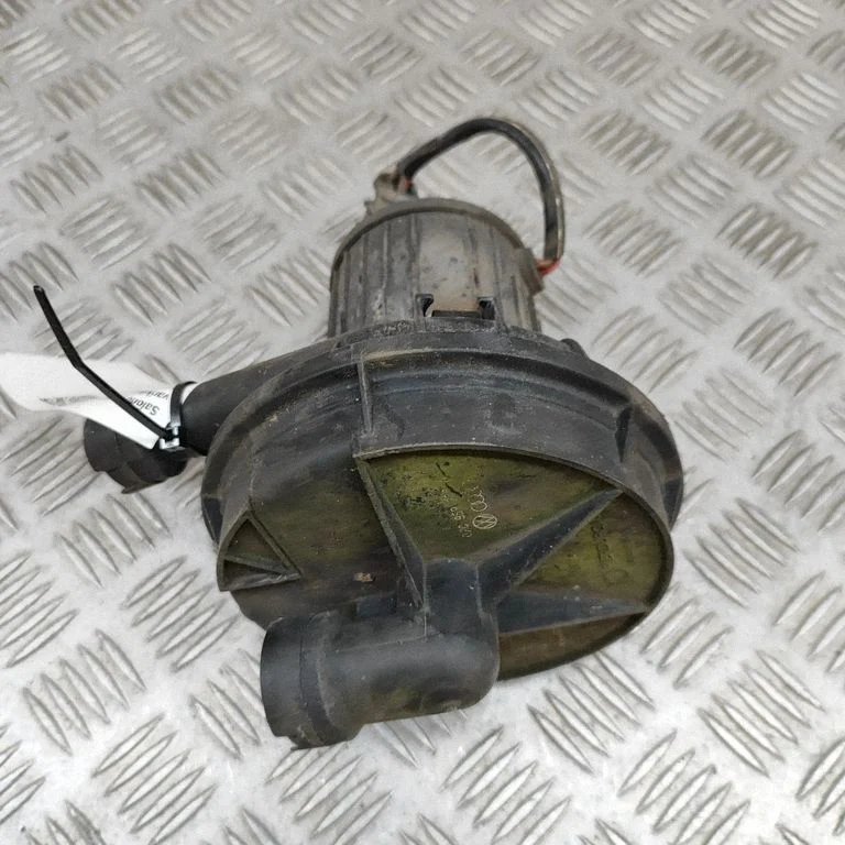 Sekundārais gaisa sūknis 3D0131083B