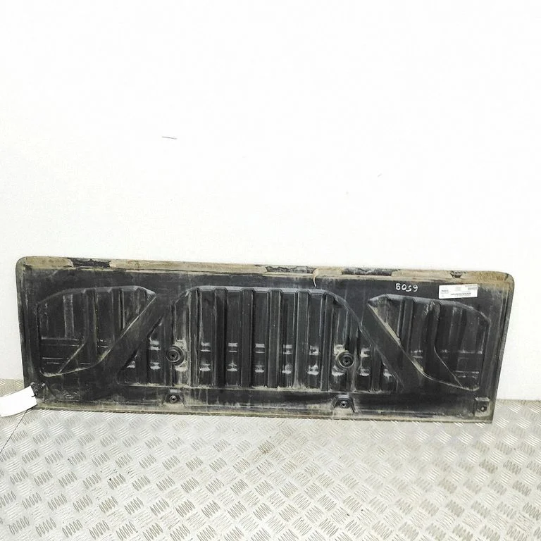 Tailgate trim KE9304K00B