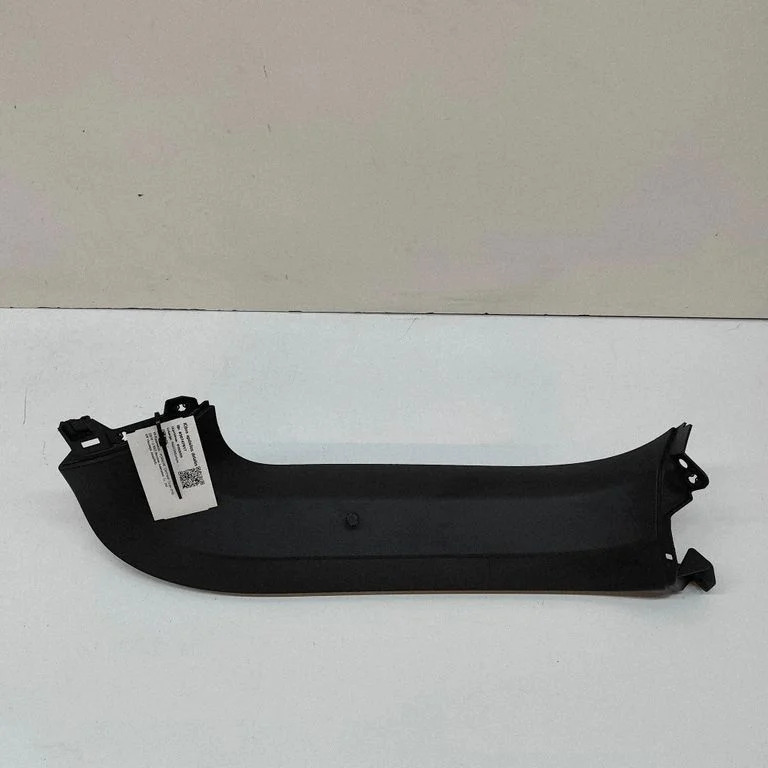 Tailgate trim 9Y3867608A