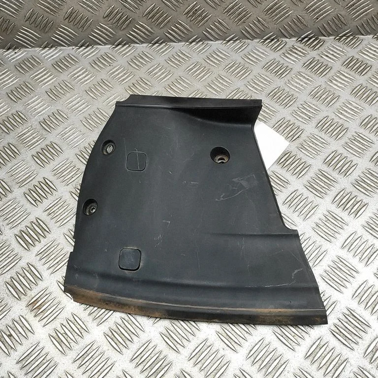 Tailgate trim 9Y3827339