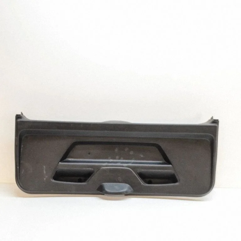 Tailgate trim 7305089