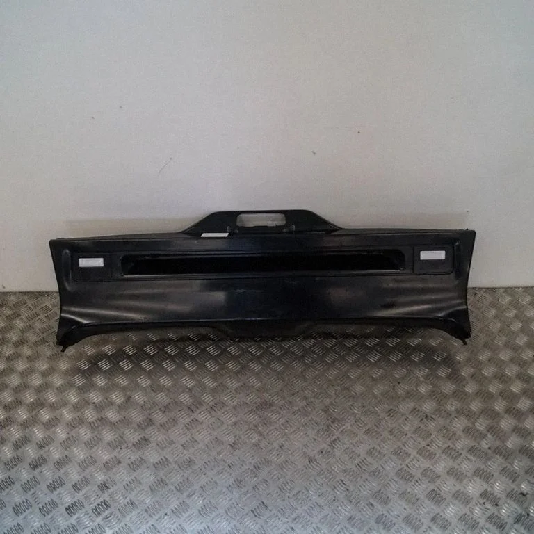 Aizmugurējā vāka apdare 7308509