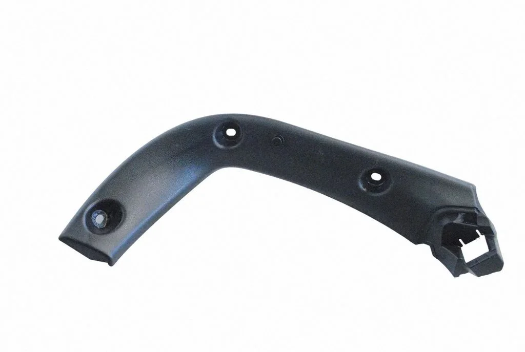 Tailgate trim 909031KA2A