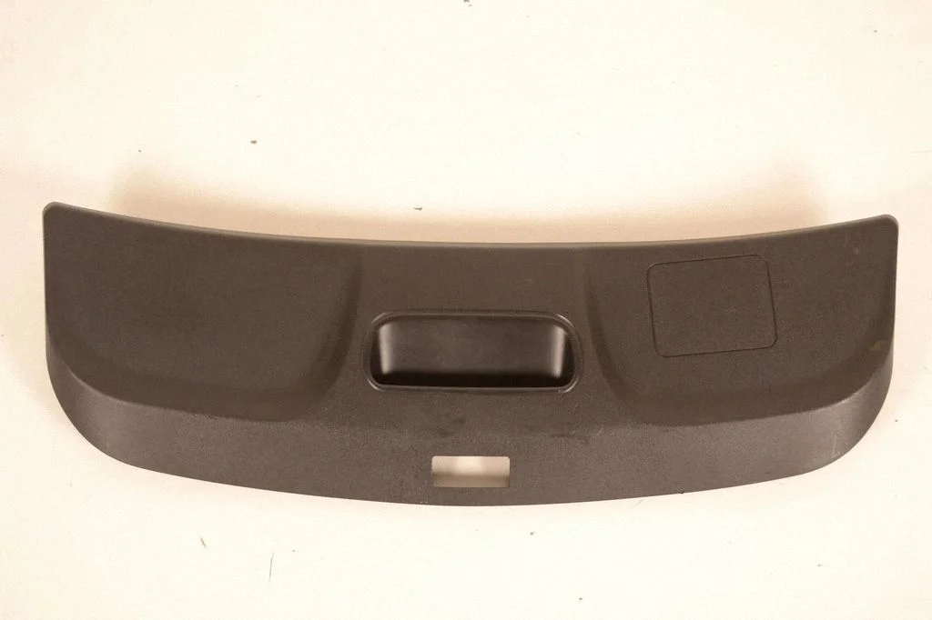 Tailgate trim 8J7867979A