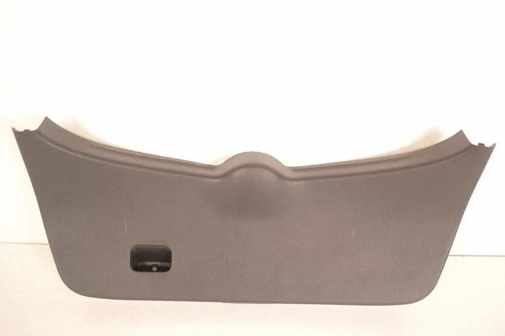 Listwa klapy bagażnika 909013ZL0A