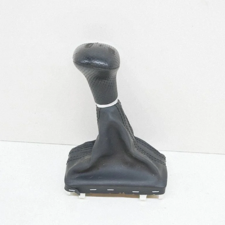 Pārnesumu pārslēga sviras apdare (āda, poga) 4G2713139P