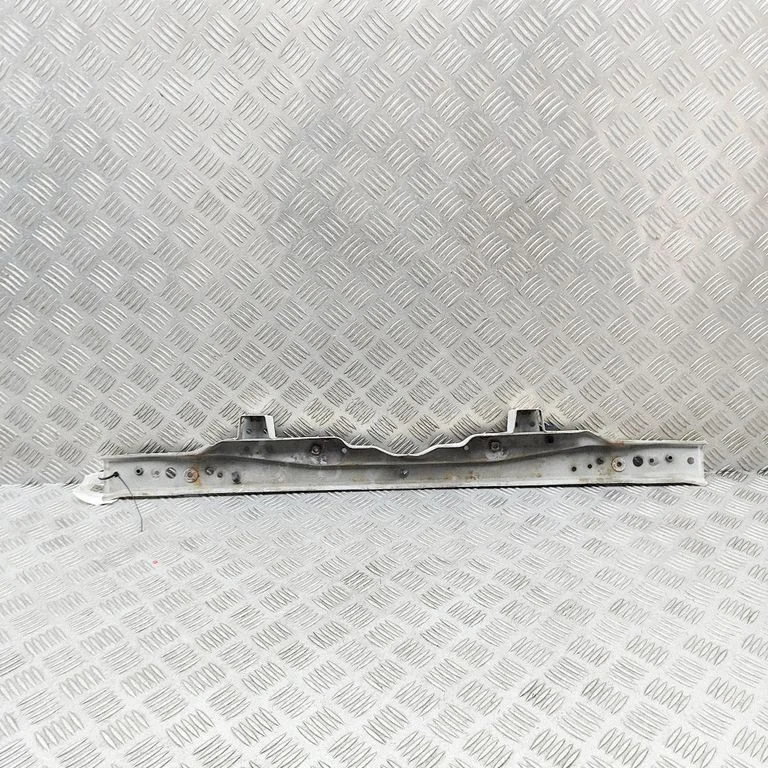 Radiatoru paneļa augšējā daļa 53205KK050