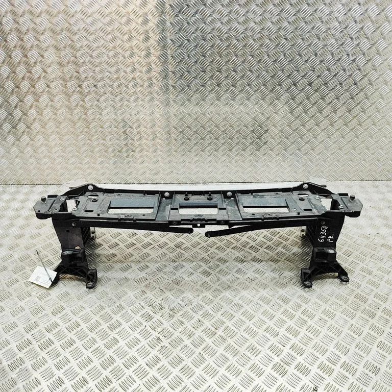 Radiatoru paneļa augšējā daļa A2236205900