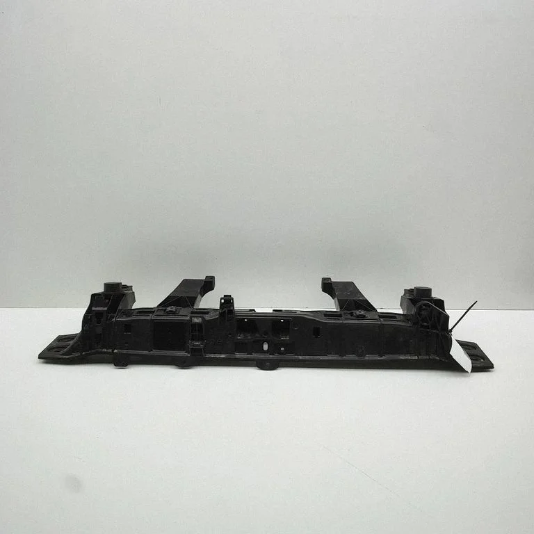 Radiatoru paneļa augšējā daļa 10A805563E