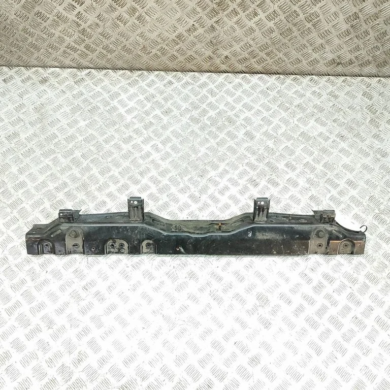 Radiatoru paneļa augšējā daļa 64101D4000