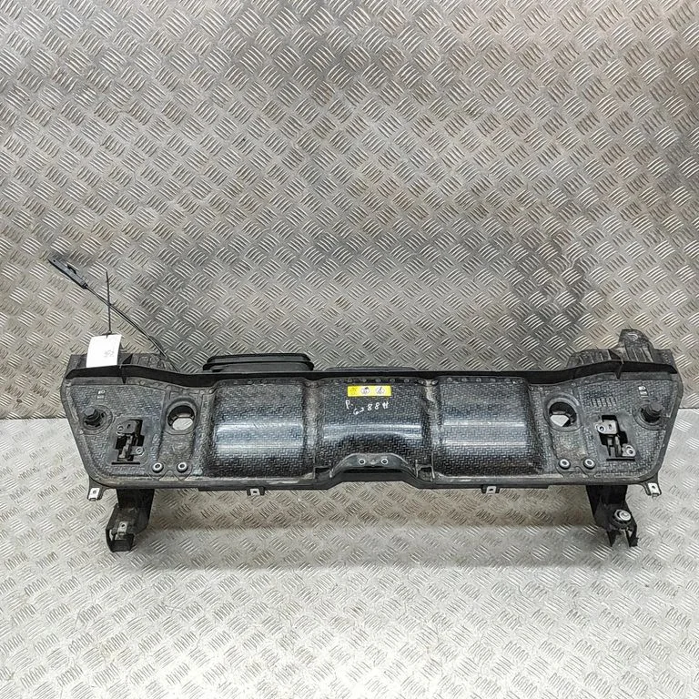 Radiatoru paneļa augšējā daļa A1676206601