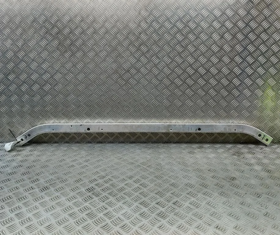 Radiatoru paneļa augšējā daļa 7400109