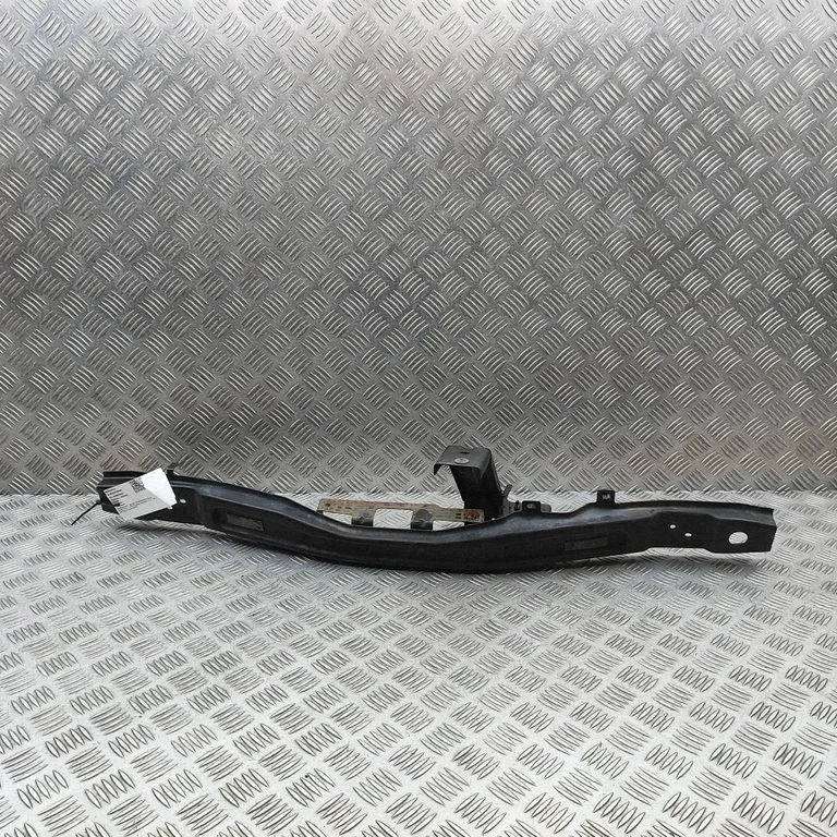 Radiatoru paneļa augšējā daļa E622984V00