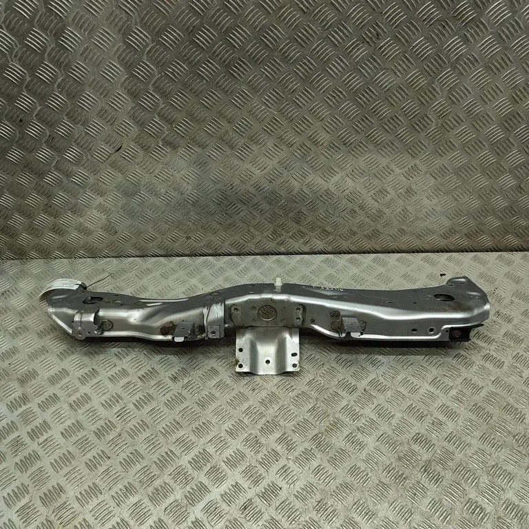 Radiatoru paneļa augšējā daļa 5256A809