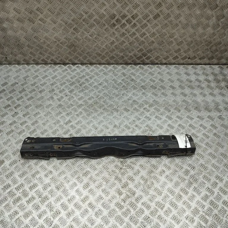 Radiatoru paneļa augšējā daļa 8981042244
