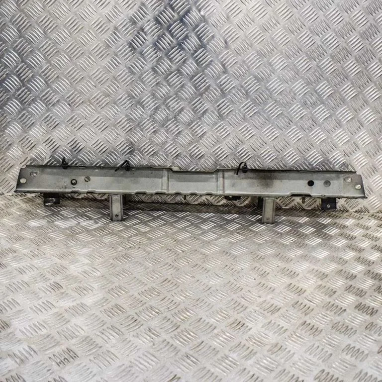 Radiatoru paneļa augšējā daļa
