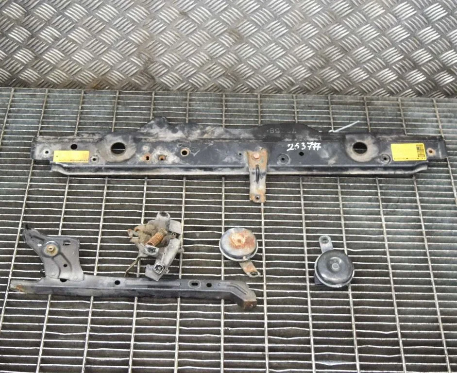 Radiatoru paneļa augšējā daļa 77758