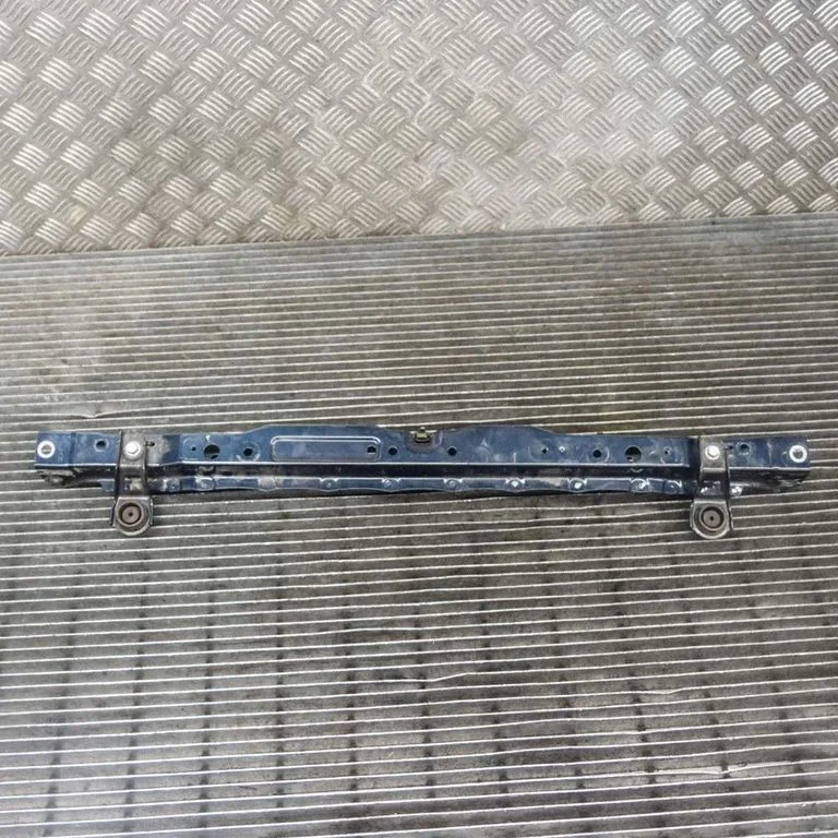Radiatoru paneļa augšējā daļa