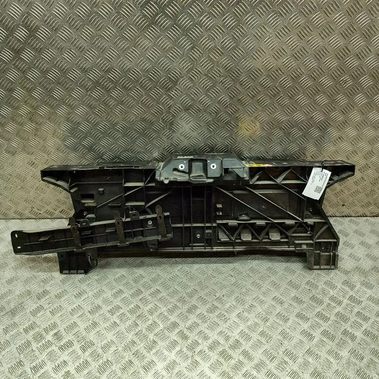 Radiatoru paneļa augšējā daļa 9808290780