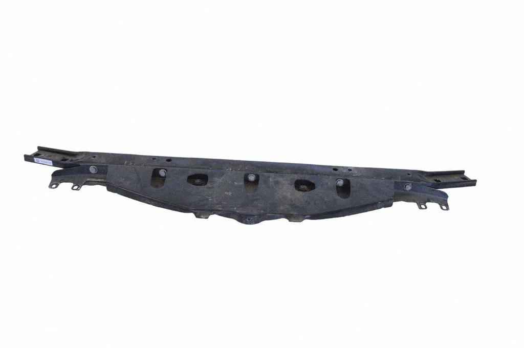 Radiatoru paneļa augšējā daļa – BMW 6. sērija F12 F13 (2010-2018)