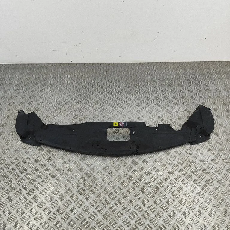 Radiatoru paneļa augšējā daļa 04857631AA
