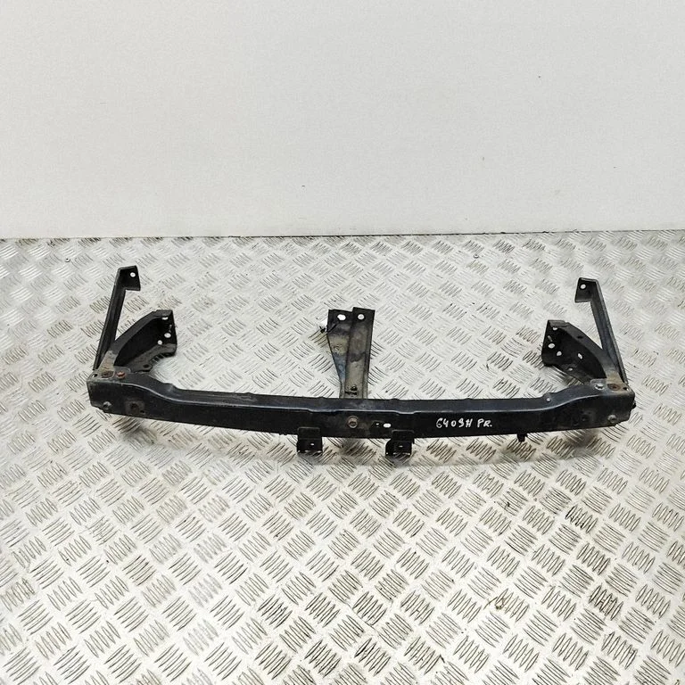 Radiatoru paneļa apakšējā daļa 5256B811