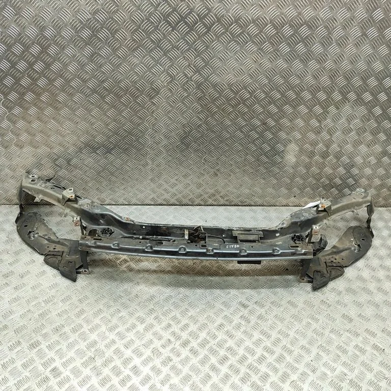 Radiatoru paneļa augšējā daļa 31335263