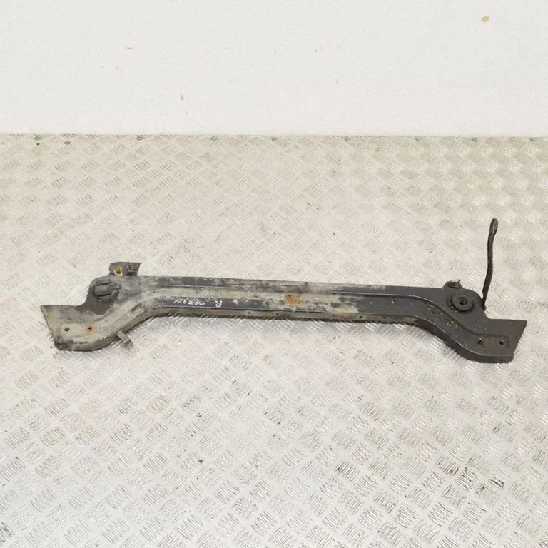 Radiatoru paneļa apakšējā daļa – Mercedes-Benz ML klase W164 (2005-2011)