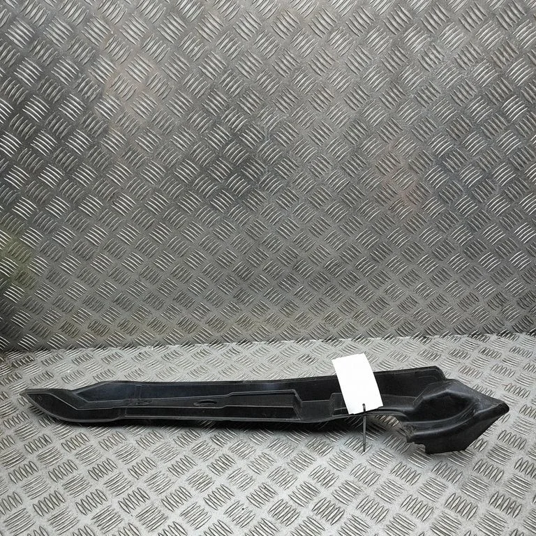 Poritiiva iluliist (molding) – Audi Q5 SQ5 8R (2008-2017)