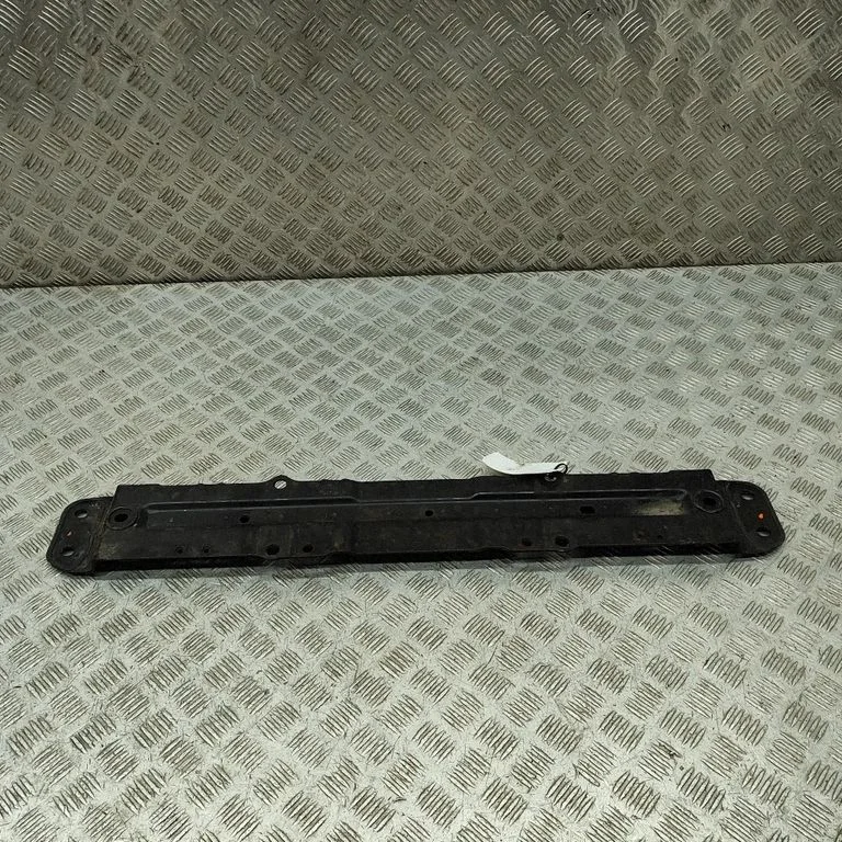 Radiatoru paneļa apakšējā daļa 4M0801387A