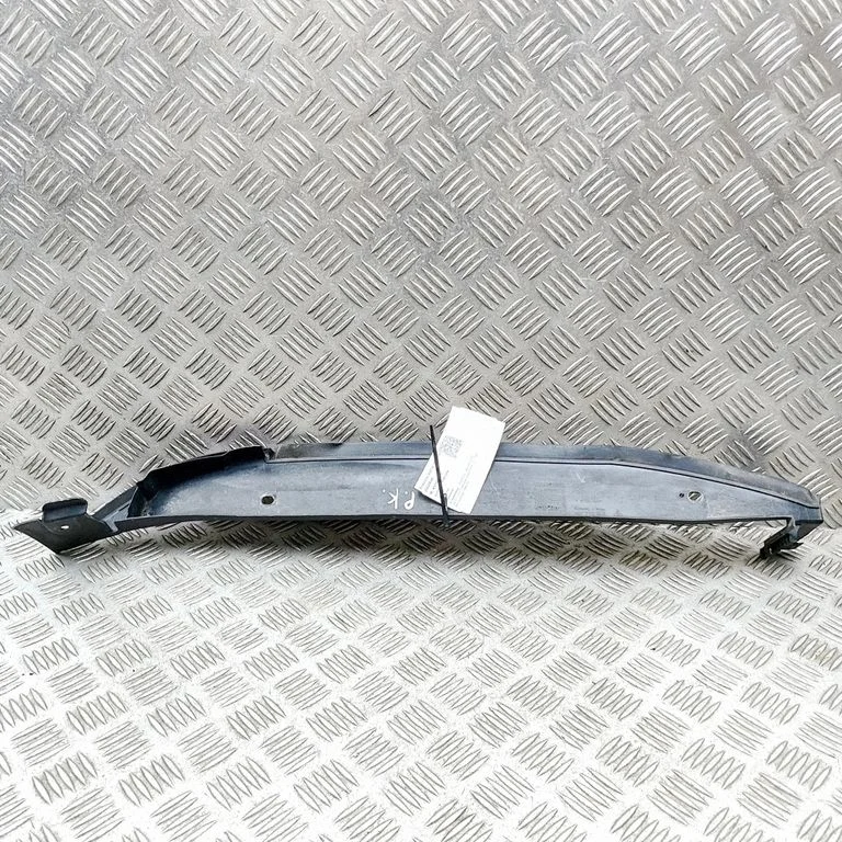 Fender trim (molding) – Porsche Macan (95B) (2014-2018)