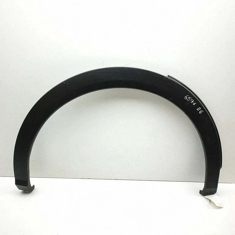 Fender trim (molding) 9840245180