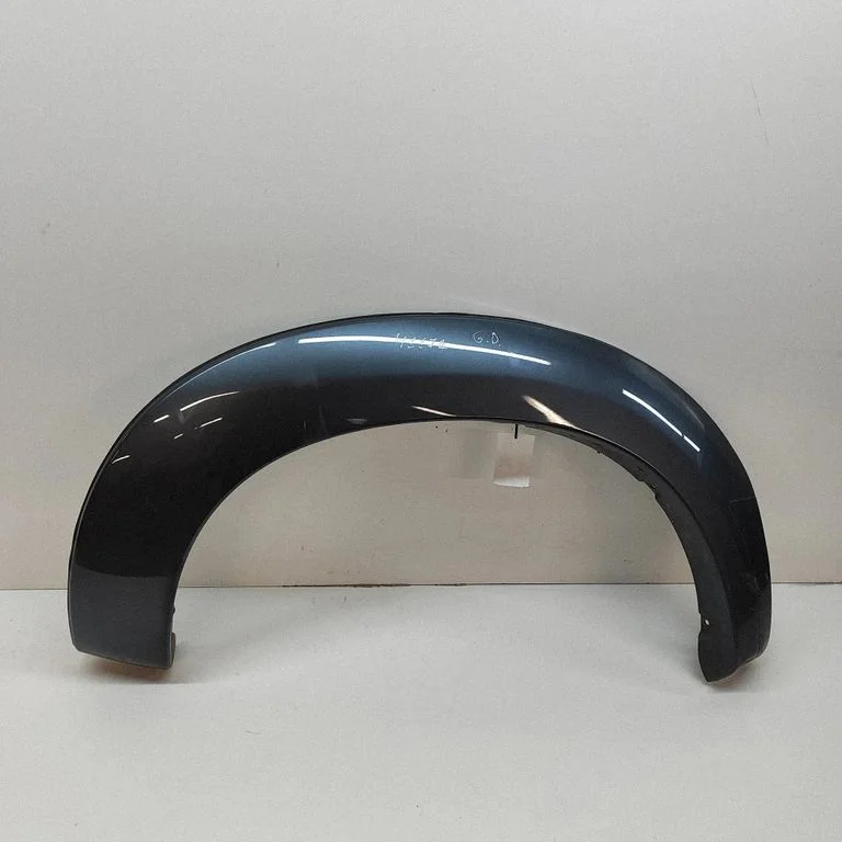 Fender trim (molding) – Toyota Hilux (AN10, AN20, AN30) (2011-2015)