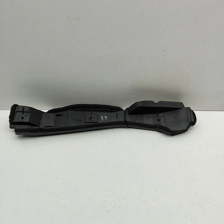 Poritiiva iluliist (molding) 5382846030 – Lexus RZ (2023-)