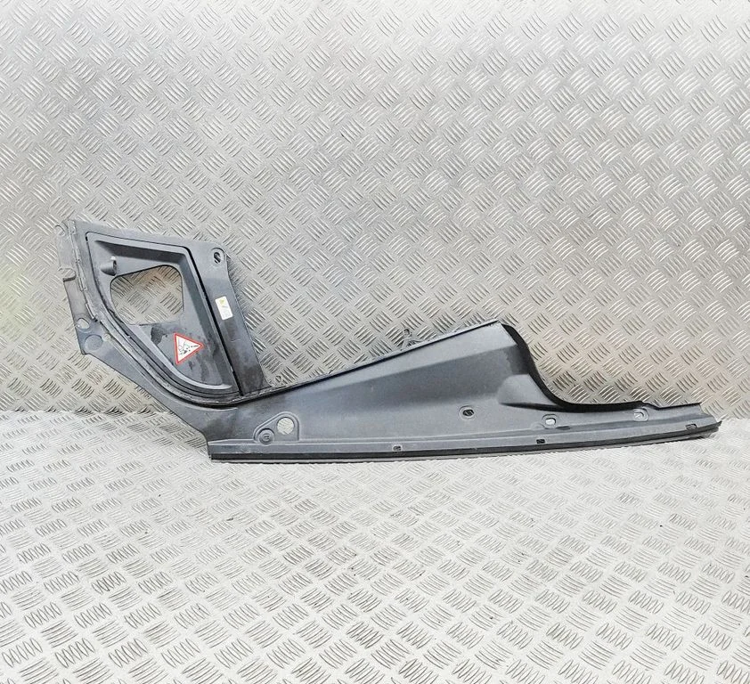 Poritiiva iluliist (molding) 7019803