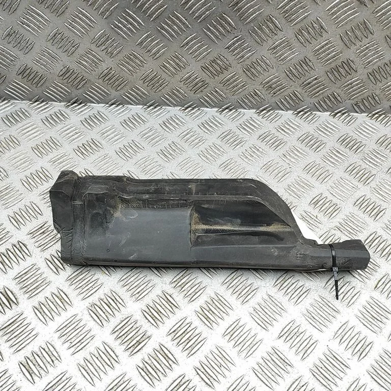 Spārna apdare (moldings) 575823721B
