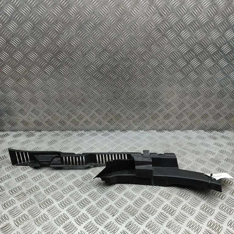 Fender trim (molding) 32216109