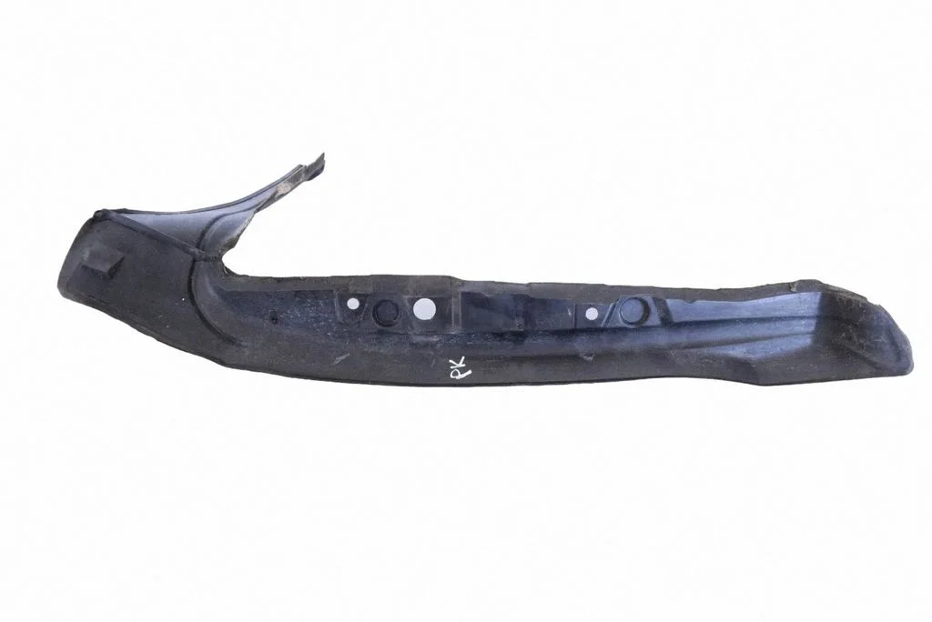 Poritiiva iluliist (molding) 8T0821111A